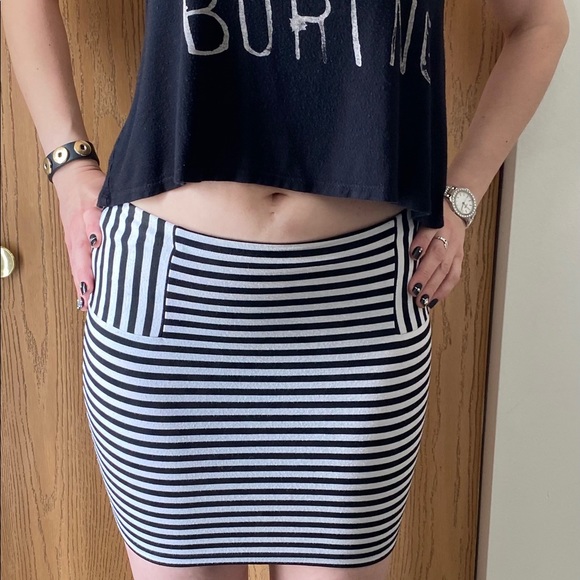Forever 21 Dresses & Skirts - Black & White striped mini skirt Forever 21 size S